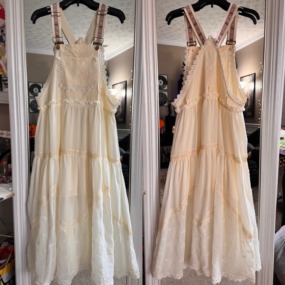 Trindy Clozet Boutique Dresses & Skirts - Cream Lace Trim Overall Dress